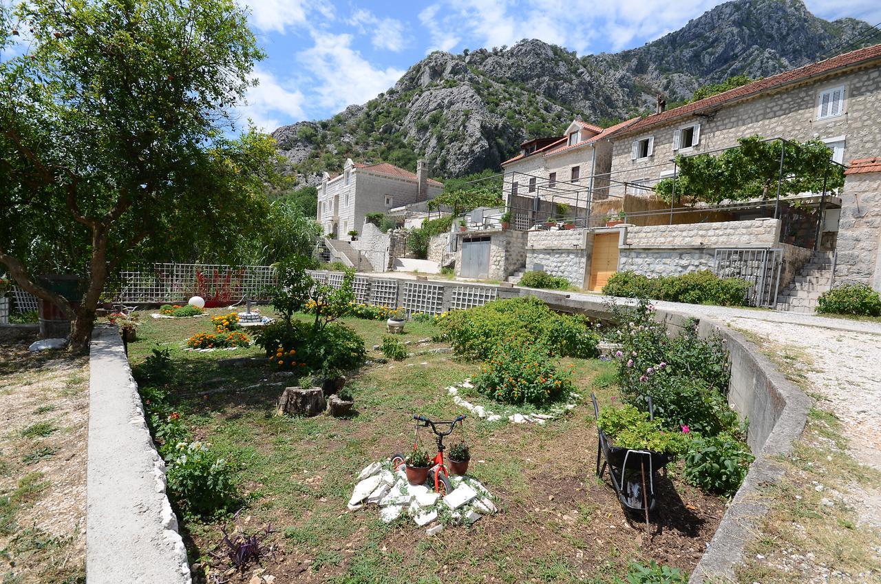 Stone House Dragutinovic Apartment โกตอร์ ภายนอก รูปภาพ