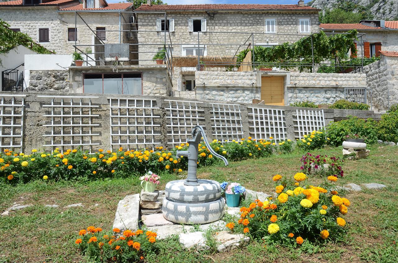 Stone House Dragutinovic Apartment โกตอร์ ภายนอก รูปภาพ